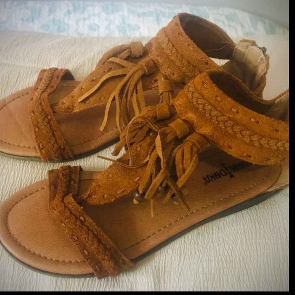 Minnetonka Women's Leather Fringle Sandals Size 8